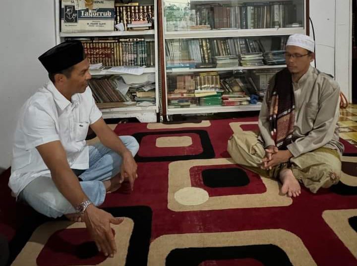 Adi Ariyadi Meminta Restu Kepada Ulama Sebelum Pemilihan Berlangsung