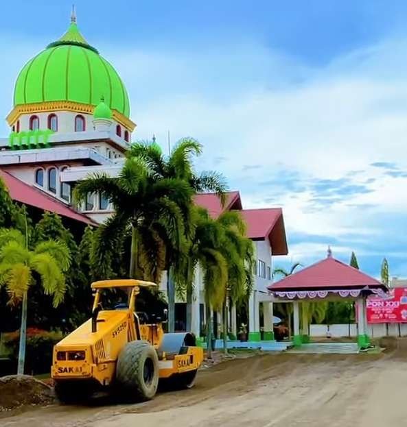 PUPR Aceh Barat Rehabilitasi Jalan di Lingkungan Kantor Bupati